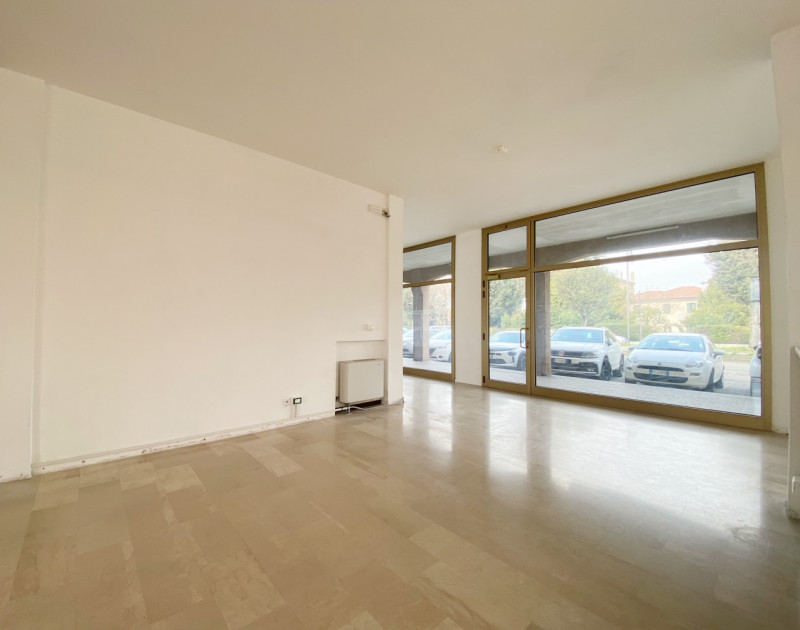 (Per INFO Mara 3481536890) In posizione centralissima, a San Biagio di Callalta lungo la strada p...