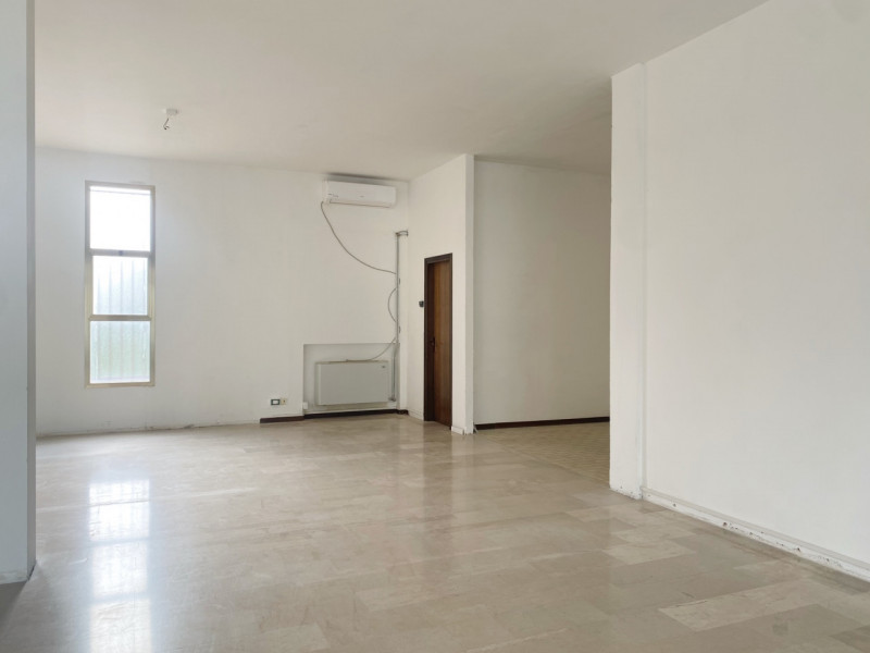 (Per INFO Mara 3481536890) In posizione centralissima, a San Biagio di Callalta lungo la strada p...