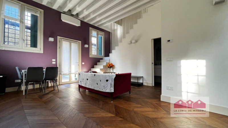 CENTRO STORICO: BICAMERE FINEMENTE ARREDATO COMPOSTO DA SOGGIORNO CON ANGOLO COTTURA, BAGNO PER O...