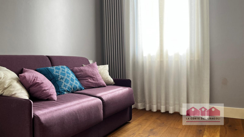 CENTRO STORICO: BICAMERE FINEMENTE ARREDATO COMPOSTO DA SOGGIORNO CON ANGOLO COTTURA, BAGNO PER O...