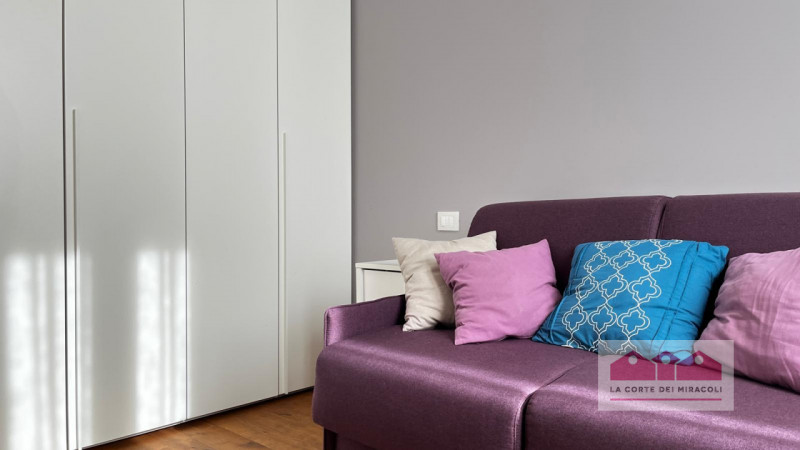 CENTRO STORICO: BICAMERE FINEMENTE ARREDATO COMPOSTO DA SOGGIORNO CON ANGOLO COTTURA, BAGNO PER O...