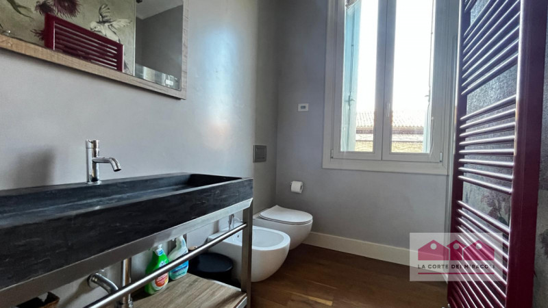 CENTRO STORICO: BICAMERE FINEMENTE ARREDATO COMPOSTO DA SOGGIORNO CON ANGOLO COTTURA, BAGNO PER O...