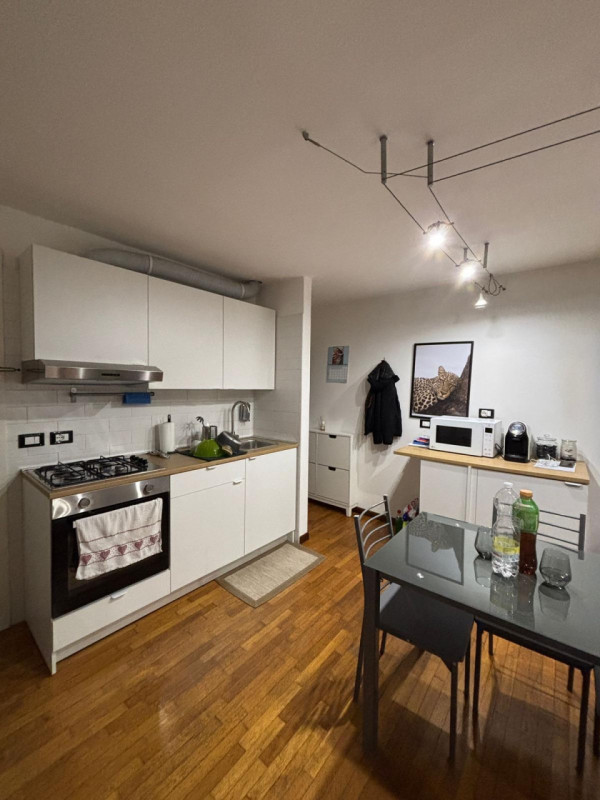 Padova zona Duomo Nicoletta Dardilli di AD Casa Padova propone in locazione recente mini arredato...