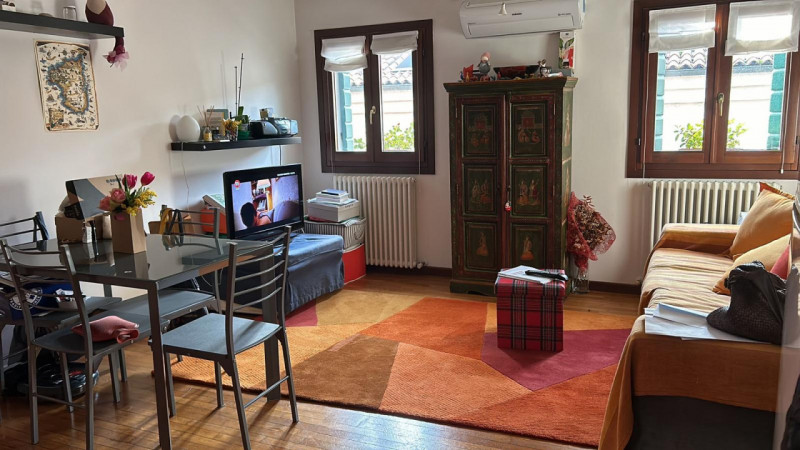 Padova zona Duomo Nicoletta Dardilli di AD Casa Padova propone in locazione recente mini arredato...