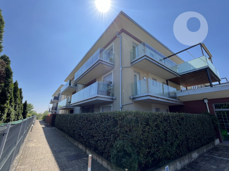 COSTABISSARA

Inserito in un quartiere residenziale tranquillo e ben abitato, comodo a tutti i pr...