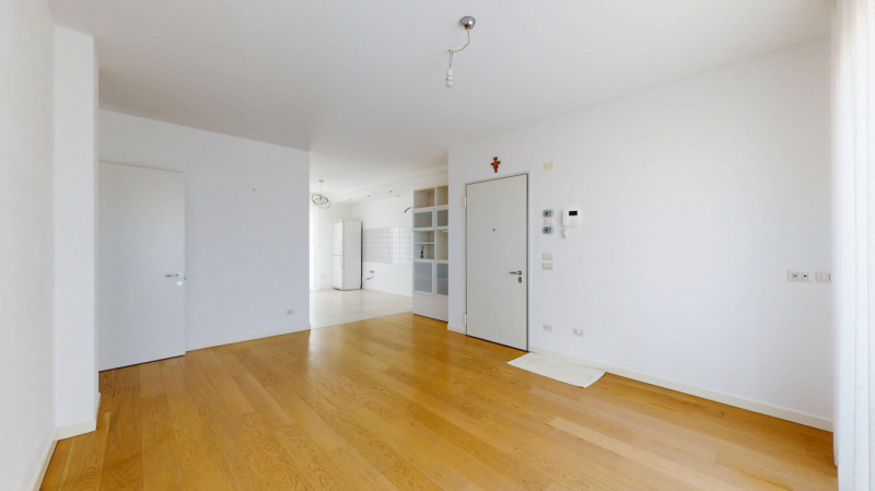 COSTABISSARA

Inserito in un quartiere residenziale tranquillo e ben abitato, comodo a tutti i pr...