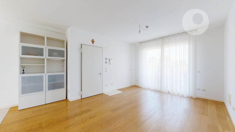 COSTABISSARA

Inserito in un quartiere residenziale tranquillo e ben abitato, comodo a tutti i pr...