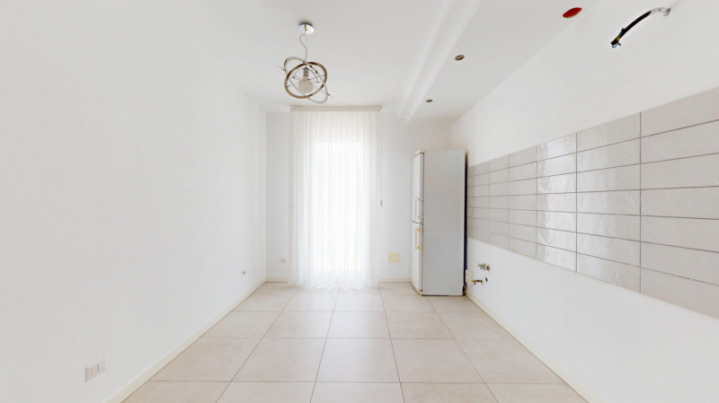 COSTABISSARA

Inserito in un quartiere residenziale tranquillo e ben abitato, comodo a tutti i pr...