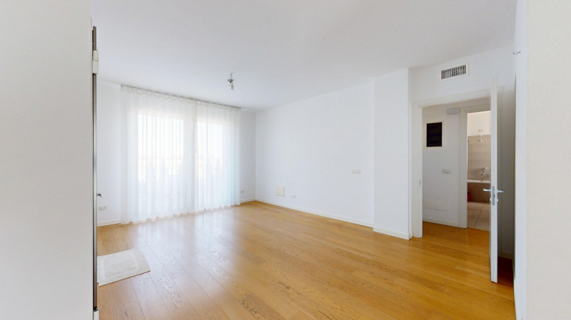 COSTABISSARA

Inserito in un quartiere residenziale tranquillo e ben abitato, comodo a tutti i pr...