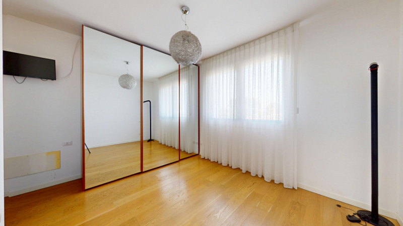 COSTABISSARA

Inserito in un quartiere residenziale tranquillo e ben abitato, comodo a tutti i pr...