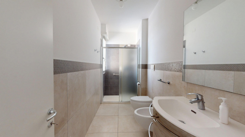 COSTABISSARA

Inserito in un quartiere residenziale tranquillo e ben abitato, comodo a tutti i pr...