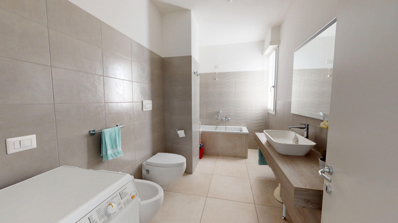 COSTABISSARA

Inserito in un quartiere residenziale tranquillo e ben abitato, comodo a tutti i pr...