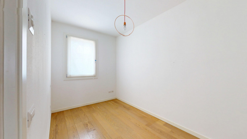 COSTABISSARA

Inserito in un quartiere residenziale tranquillo e ben abitato, comodo a tutti i pr...