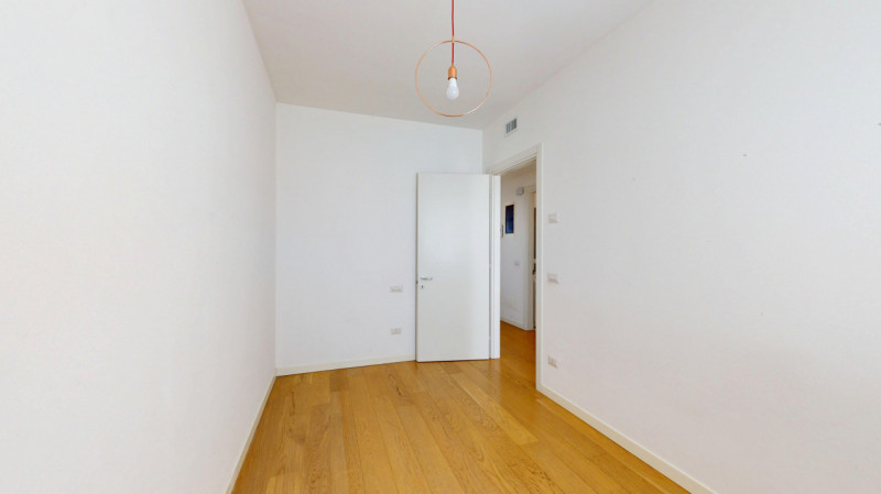 COSTABISSARA

Inserito in un quartiere residenziale tranquillo e ben abitato, comodo a tutti i pr...