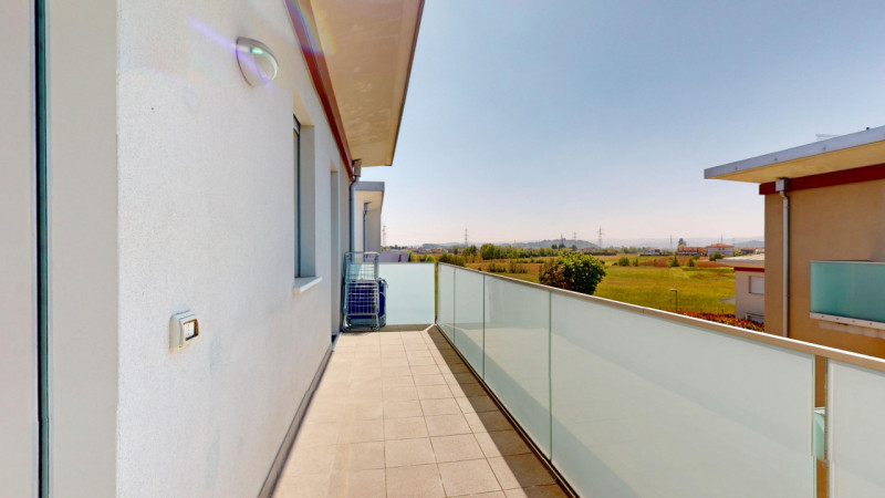 COSTABISSARA

Inserito in un quartiere residenziale tranquillo e ben abitato, comodo a tutti i pr...