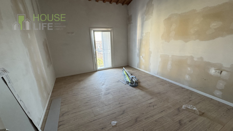 ZANE': Nuovo APPARTAMENTO BICAMERE mansardato dalle generose dimensioni con studio e soppalco, so...