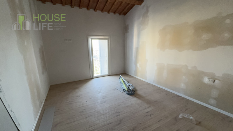 ZANE': Nuovo APPARTAMENTO BICAMERE mansardato dalle generose dimensioni con studio e soppalco, so...