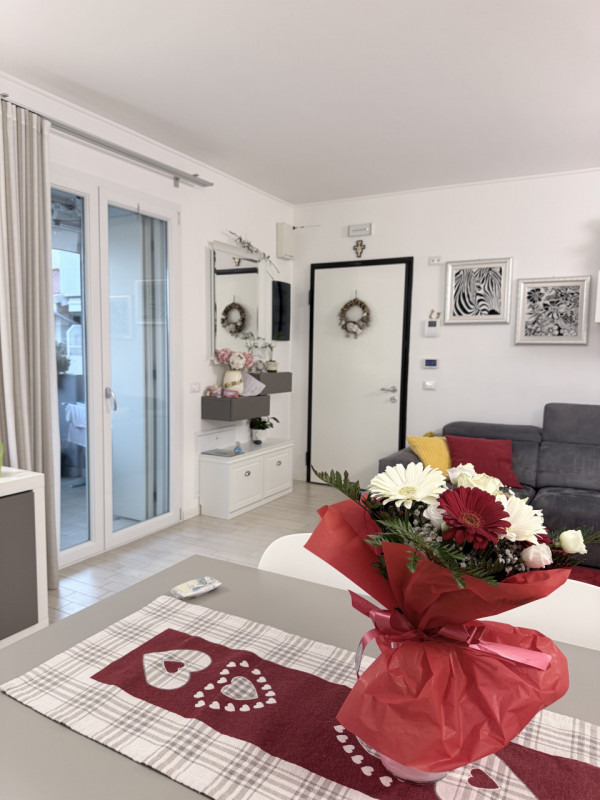 (Per INFO Fabrizio 333 7743912) Questo immobile è perfetto per famiglie che cercano spazio e comf...