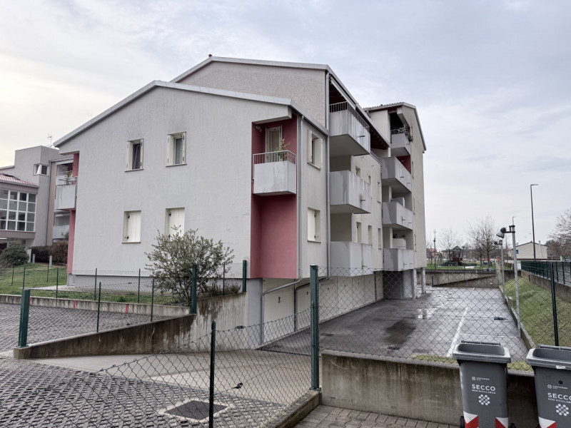 (Per INFO Fabrizio 333 7743912) Questo immobile è perfetto per famiglie che cercano spazio e comf...