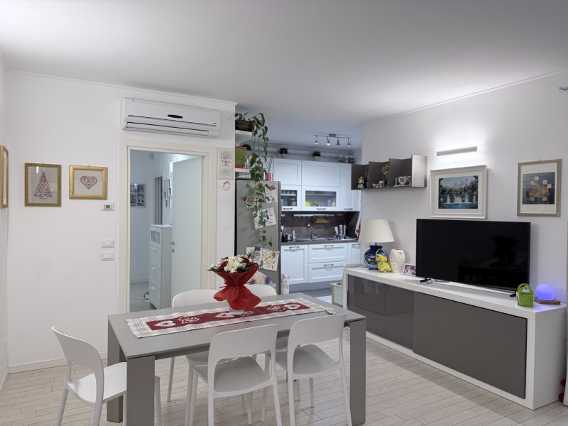 (Per INFO Fabrizio 333 7743912) Questo immobile è perfetto per famiglie che cercano spazio e comf...