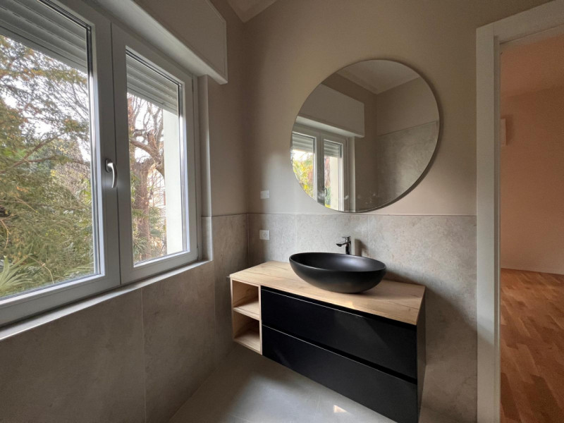 UBICAZIONE E CONTESTO

Nel centro di Vicenza, in posizione strategica comoda a tutti i principali...