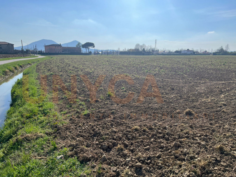 CERVARESE SANTA CROCE: proponiamo in vendita due ampi terreni agricoli per un totale di circa 67....