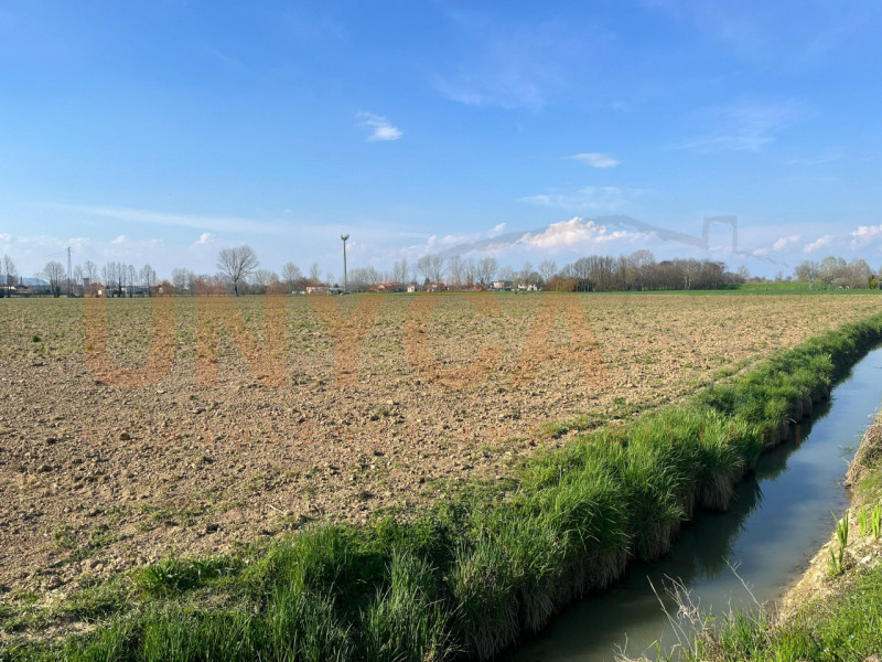 CERVARESE SANTA CROCE: proponiamo in vendita due ampi terreni agricoli per un totale di circa 67....