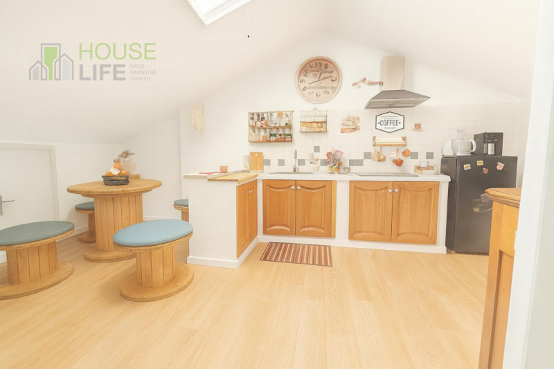 Torrebelvicino: Proponiamo in vendita un accogliente appartamento trilocale mansardato di circa 6...