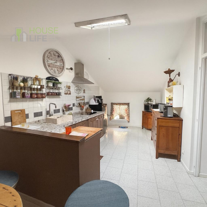 TORREBELVICINO: APPARTAMENTO TRILOCALE MANSARDATO posto al secondo piano composto da zona giorno ...