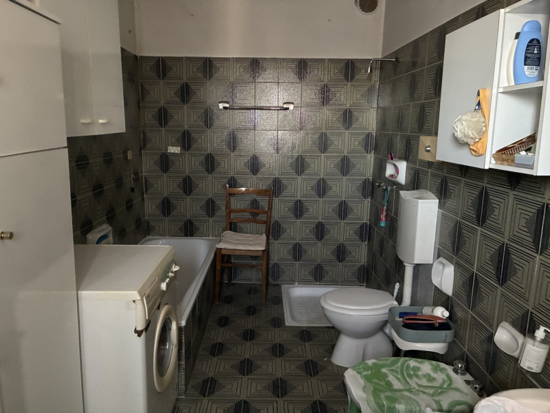 Immerso nella splendida cornice naturale dei Colli Euganei, in una zona tranquilla e riservata ma...