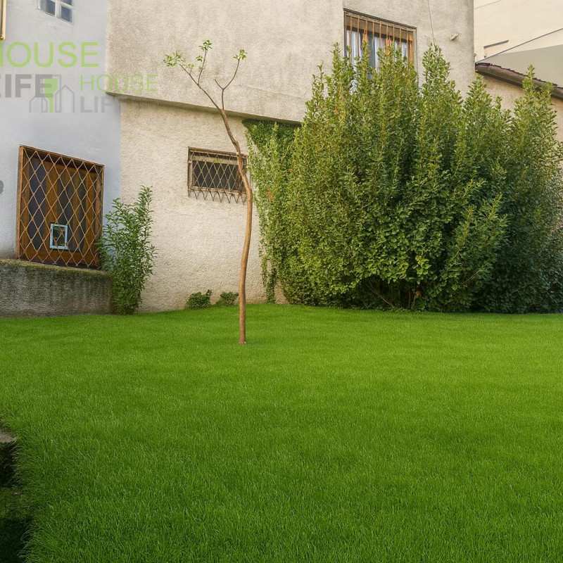 PIOVENE ROCCHETTE-CENTRO: posizionata all'interno di una corte del centro paese, CASA A SCHIERA d...
