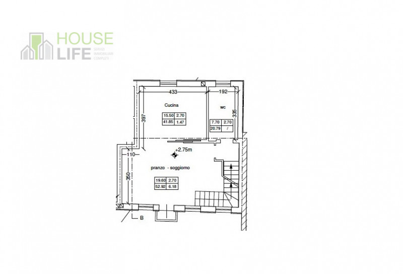 PIOVENE ROCCHETTE-CENTRO: posizionata all'interno di una corte del centro storico, CASA A SCHIERA...