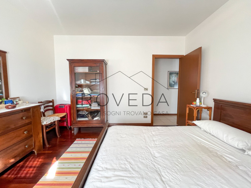 LE GRAZIE - CASIER

RIFERIMENTO: CR21

L'agenzia Roveda Immobiliare ha il piacere di proporre in ...