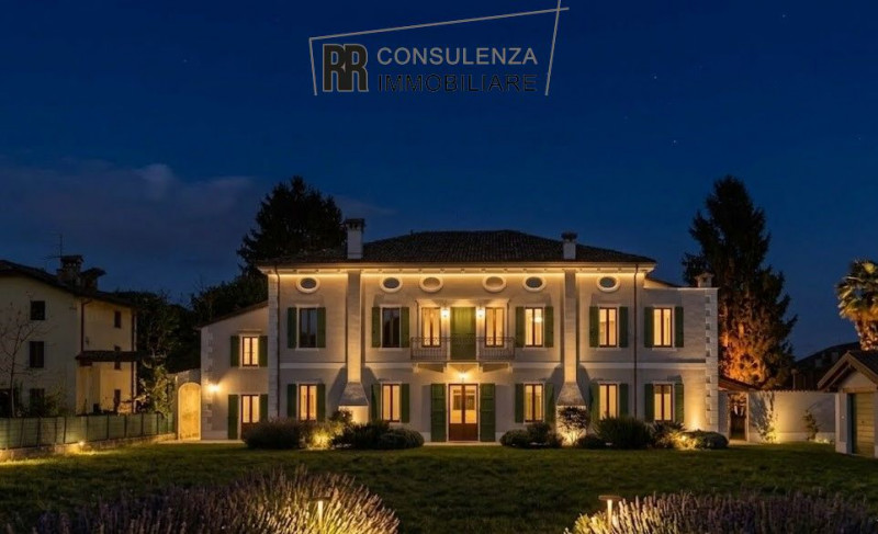 Nel cuore di Magrè di Schio, proponiamo in vendita una dimora storica totalmente da ristrutturare...