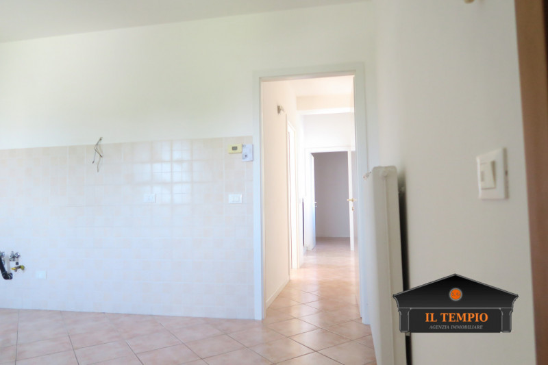 Affittasi appartamento con ampia mansarda in contesto tranquillo e riservato

In curato contesto ...