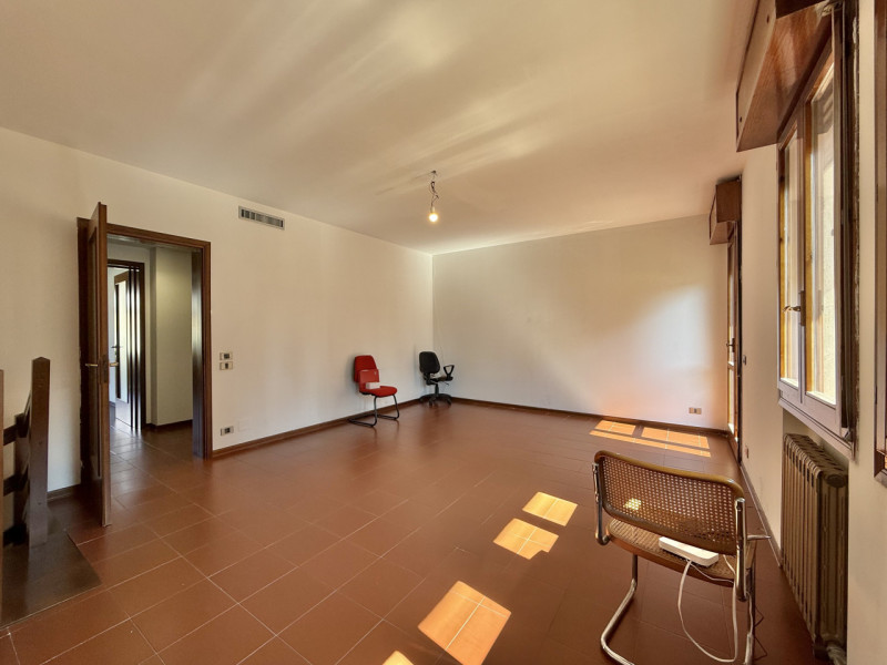 Ciao da Arcobaleno Immobiliare, se stai cercando uno spazioso appartamento, allora non farti scap...