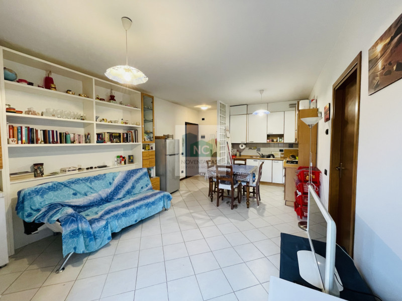 In vendita a Noventa Padovana, nel cuore del centro storico, proponiamo un affascinante appartame...