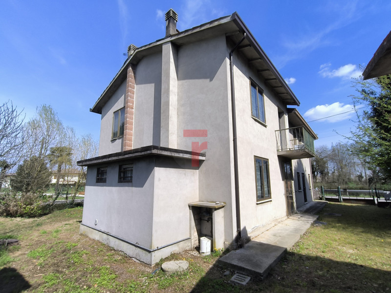 Nella prima periferia di Limena, su strada di collegamento con le frazioni di Taggì di Sotto e Po...