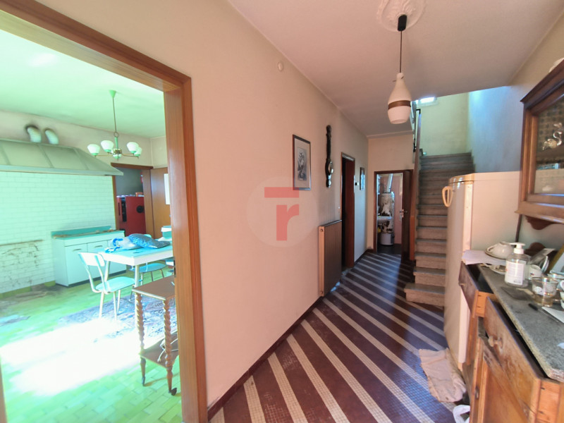 Nella prima periferia di Limena, su strada di collegamento con le frazioni di Taggì di Sotto e Po...