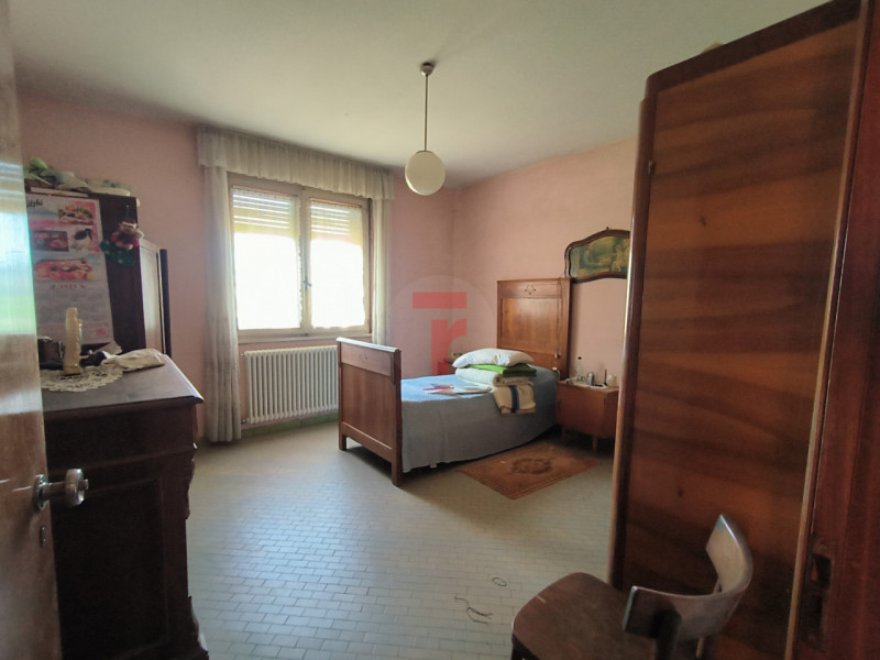 Nella prima periferia di Limena, su strada di collegamento con le frazioni di Taggì di Sotto e Po...