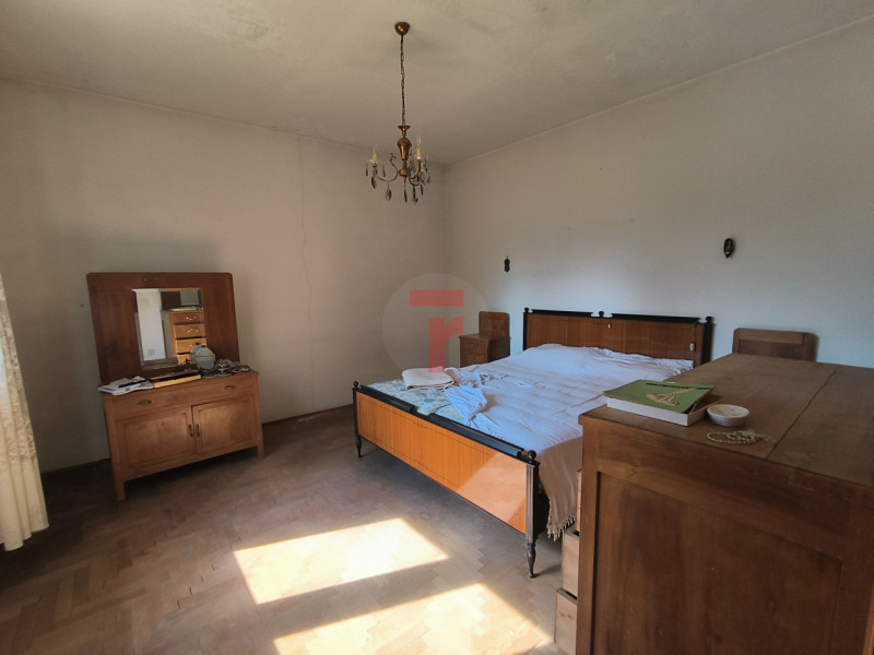 Nella prima periferia di Limena, su strada di collegamento con le frazioni di Taggì di Sotto e Po...