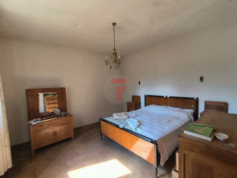 Nella prima periferia di Limena, su strada di collegamento con le frazioni di Taggì di Sotto e Po...