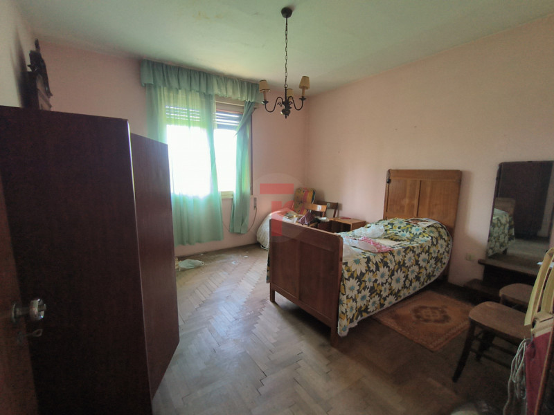 Nella prima periferia di Limena, su strada di collegamento con le frazioni di Taggì di Sotto e Po...