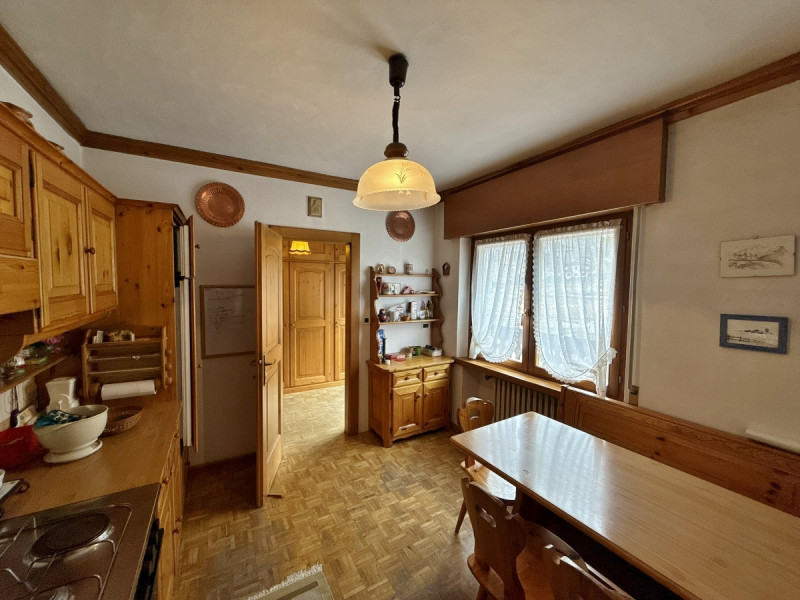 STUPENDA OPPORTUNITA': VILLA DI MONTAGNA COMPOSTA DA 3 APPARTAMENTI IN VENDITA A SAN VITO DI CADO...