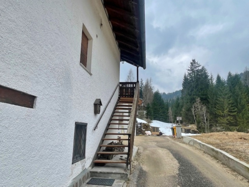 STUPENDA OPPORTUNITA': VILLA DI MONTAGNA COMPOSTA DA 3 APPARTAMENTI IN VENDITA A SAN VITO DI CADO...