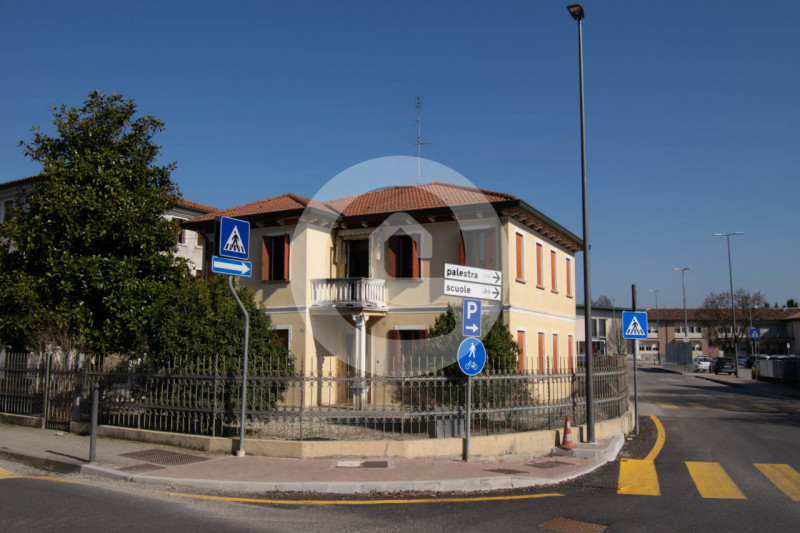 Nel cuore di Santa Giustina in Colle, proponiamo in vendita una splendida casa singola terratetto...