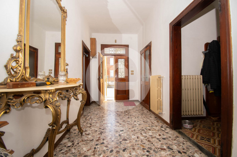 Nel cuore di Santa Giustina in Colle, proponiamo in vendita una splendida casa singola terratetto...