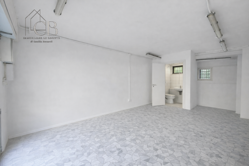 Proponiamo in vendita negozio situato nel quartiere San Osvaldo, in posizione strategica ad alto ...