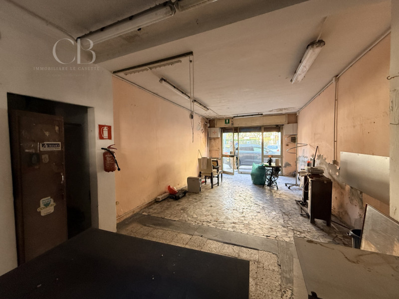 Proponiamo in vendita negozio situato nel quartiere San Osvaldo, in posizione strategica ad alto ...