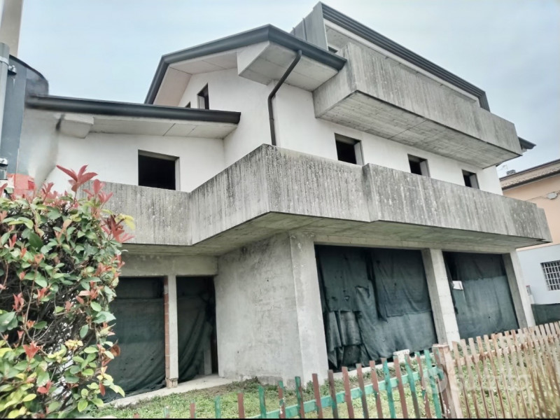 (Per info Monica 3482688677) Nel cuore di Vigodarzere, in una posizione centrale e strategica, pr...